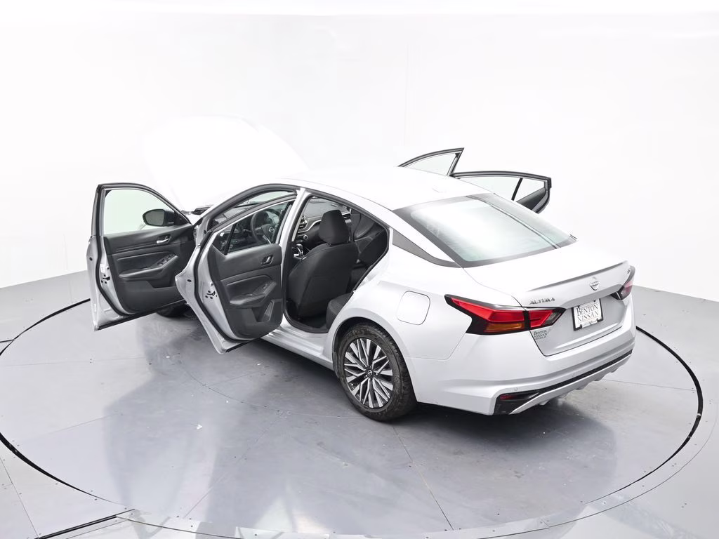 2024 Brilliant Silver Metallic Nissan Altima 2.5 SV FWD Sedan