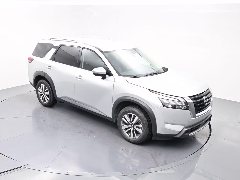 2025 Brilliant Silver Metallic Nissan Pathfinder SL FWD SUV