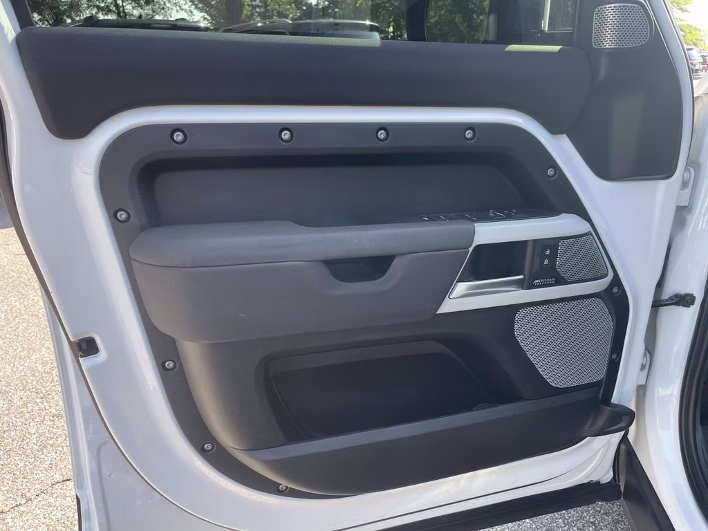 2023 White Land Rover Defender 130 X-Dynamic SE AWD SUV