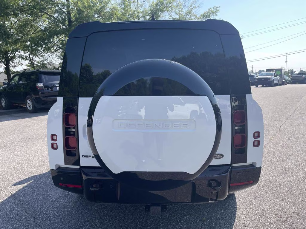 2023 White Land Rover Defender 130 X-Dynamic SE AWD SUV