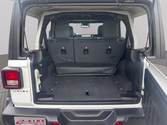 2026 Bright White Clearcoat Jeep Wrangler Willys 4X4 SUV