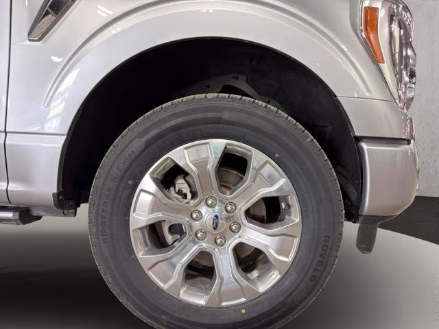 2022 Silver Metallic Ford F-150 Platinum 4X4 Truck