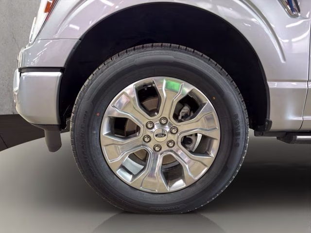 2022 Silver Metallic Ford F-150 Platinum 4X4 Truck