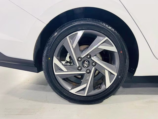 2025 Serenity White Hyundai Elantra SEL Convenience FWD Sedan