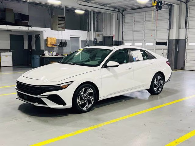 2025 Serenity White Hyundai Elantra SEL Convenience FWD Sedan