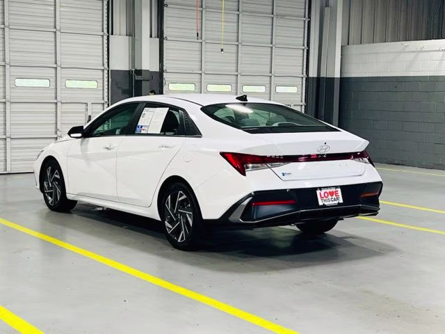 2025 Serenity White Hyundai Elantra SEL Convenience FWD Sedan
