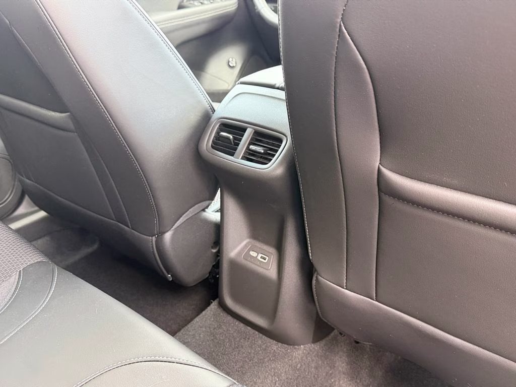 2023 Summit White Buick Envision Preferred w/Enhanced Driver Confidence Pkg AWD SUV
