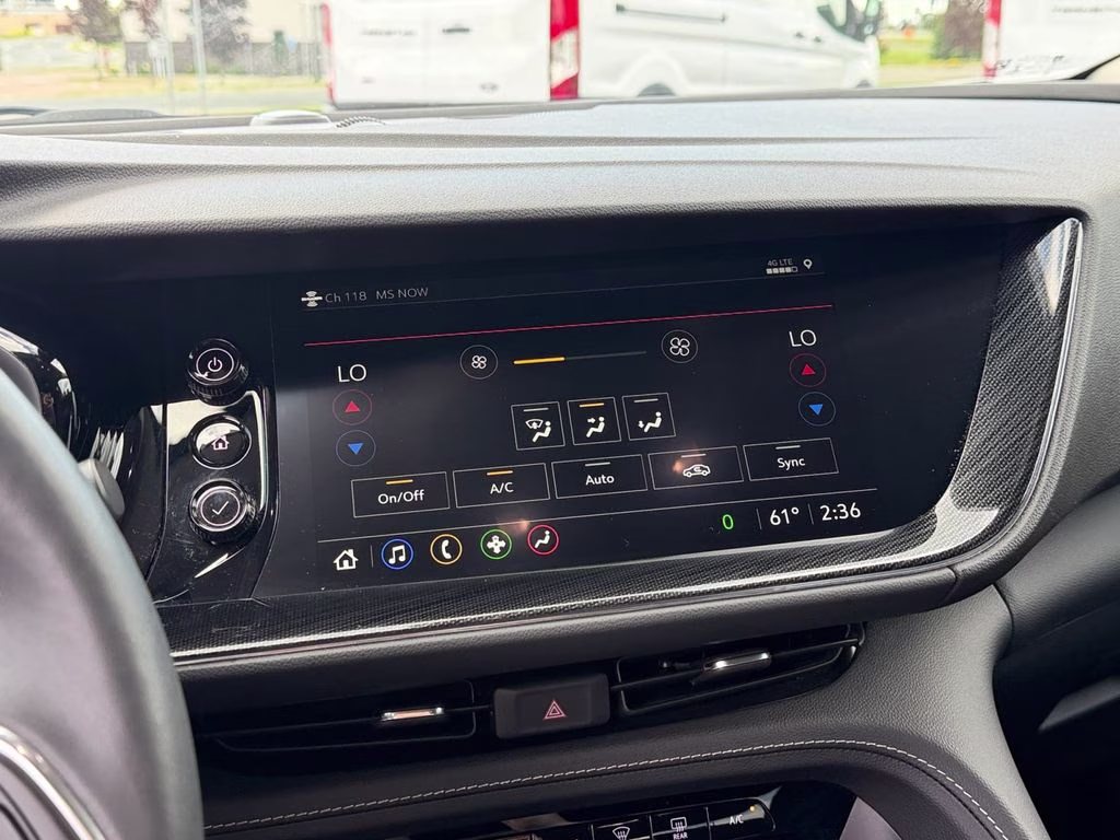 2023 Summit White Buick Envision Preferred w/Enhanced Driver Confidence Pkg AWD SUV