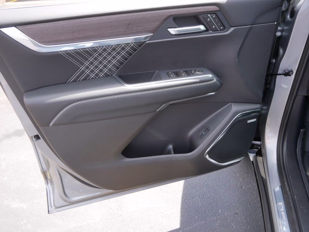 2026 Sterling Metallic GMC Acadia Denali AWD SUV