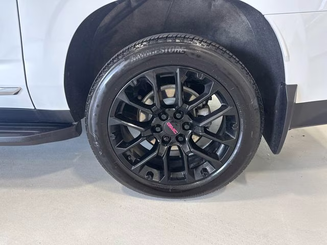 2024 Summit White GMC Yukon XL SLT 4X4 SUV