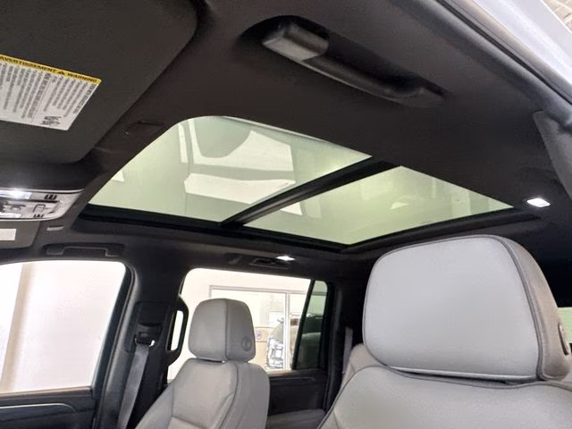 2024 Summit White GMC Yukon XL SLT 4X4 SUV