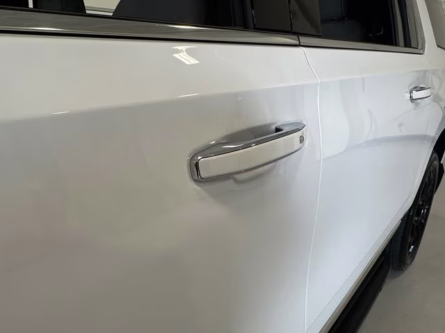 2024 Summit White GMC Yukon XL SLT 4X4 SUV