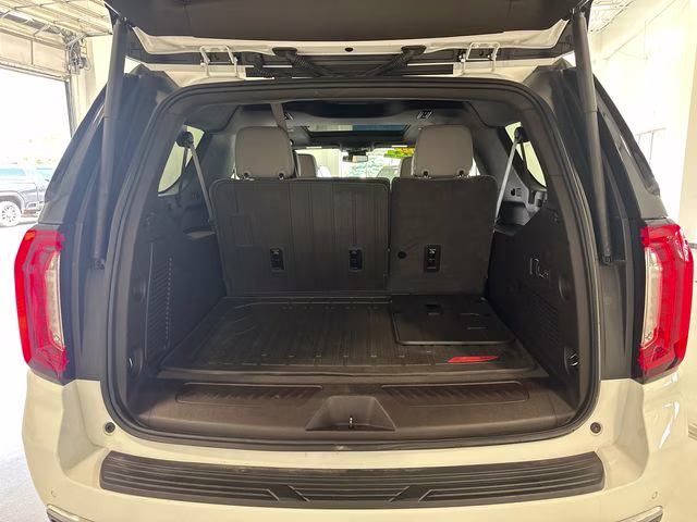 2024 Summit White GMC Yukon XL SLT 4X4 SUV