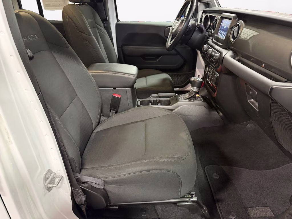 2021 Bright White Clearcoat Jeep Wrangler Unlimited Sahara 4x4 4X4 SUV