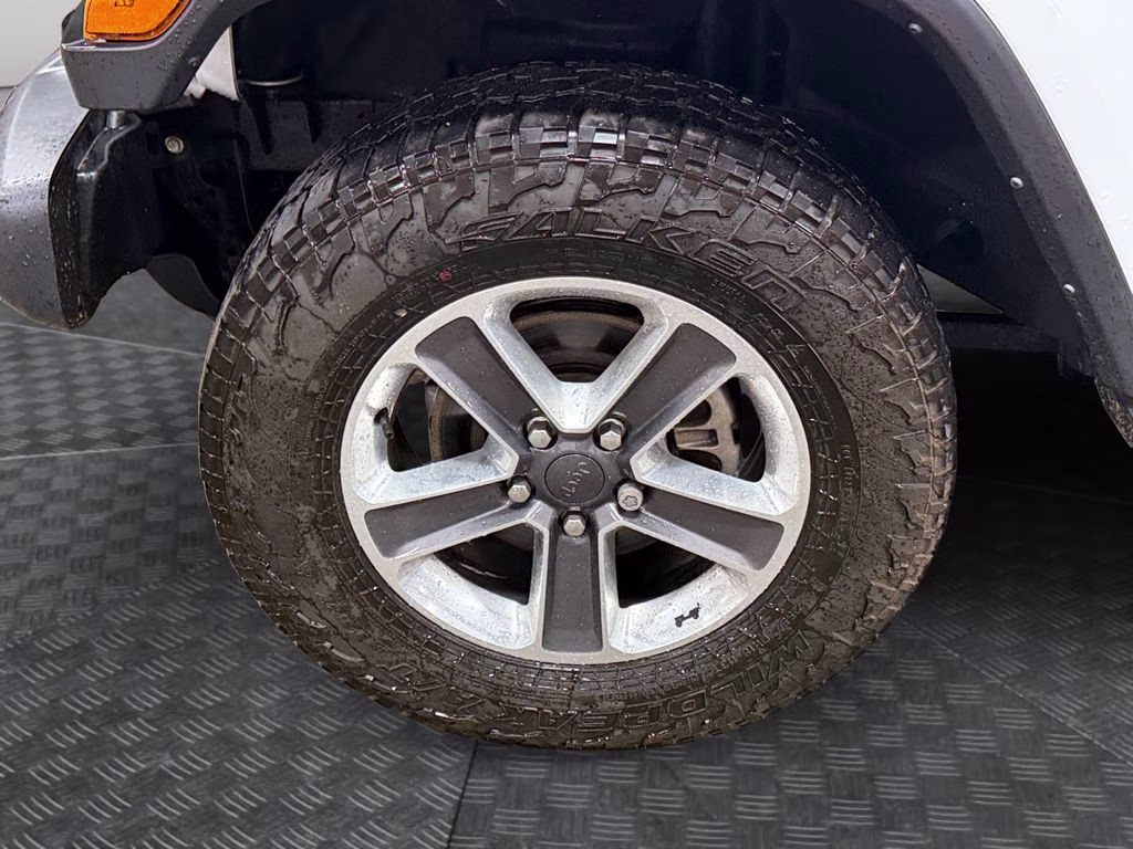 2021 Bright White Clearcoat Jeep Wrangler Unlimited Sahara 4x4 4X4 SUV