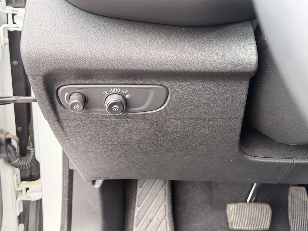 2023 Summit White Buick Envision Preferred w/Enhanced Driver Confidence Pkg AWD SUV