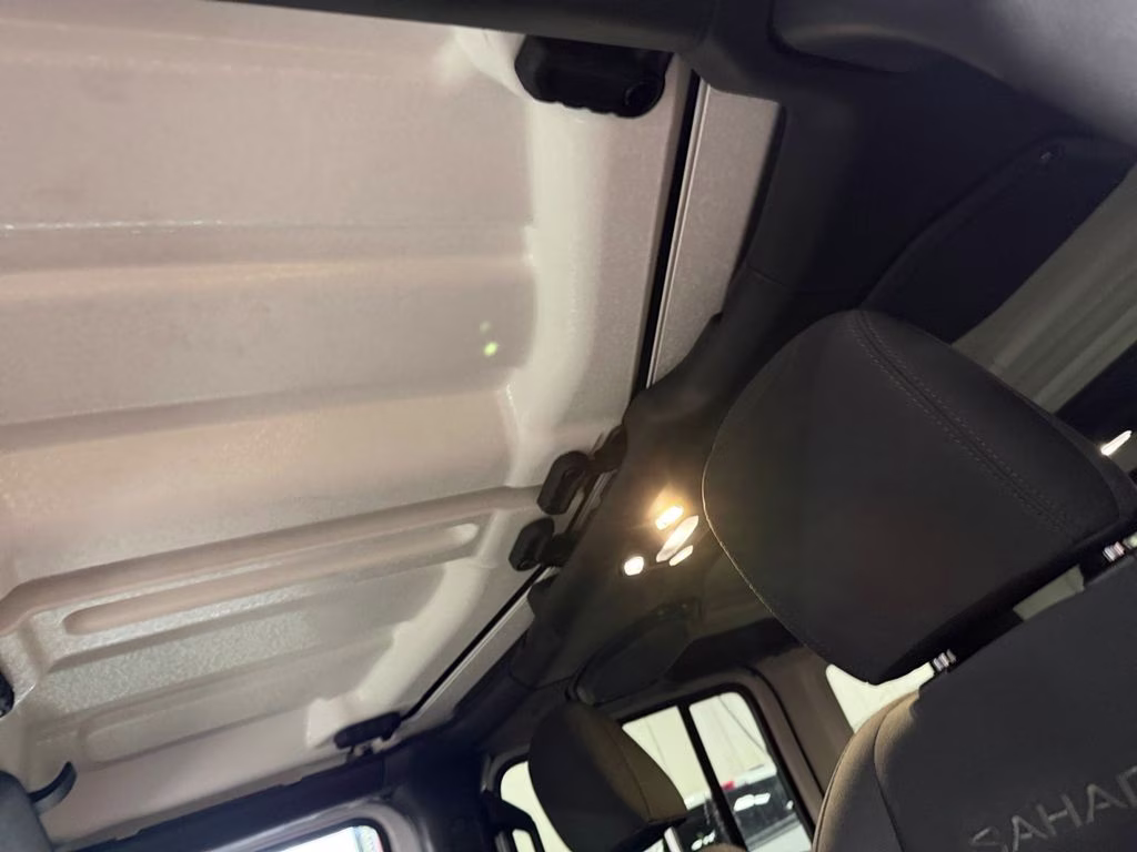 2021 Bright White Clearcoat Jeep Wrangler Unlimited Sahara 4x4 4X4 SUV