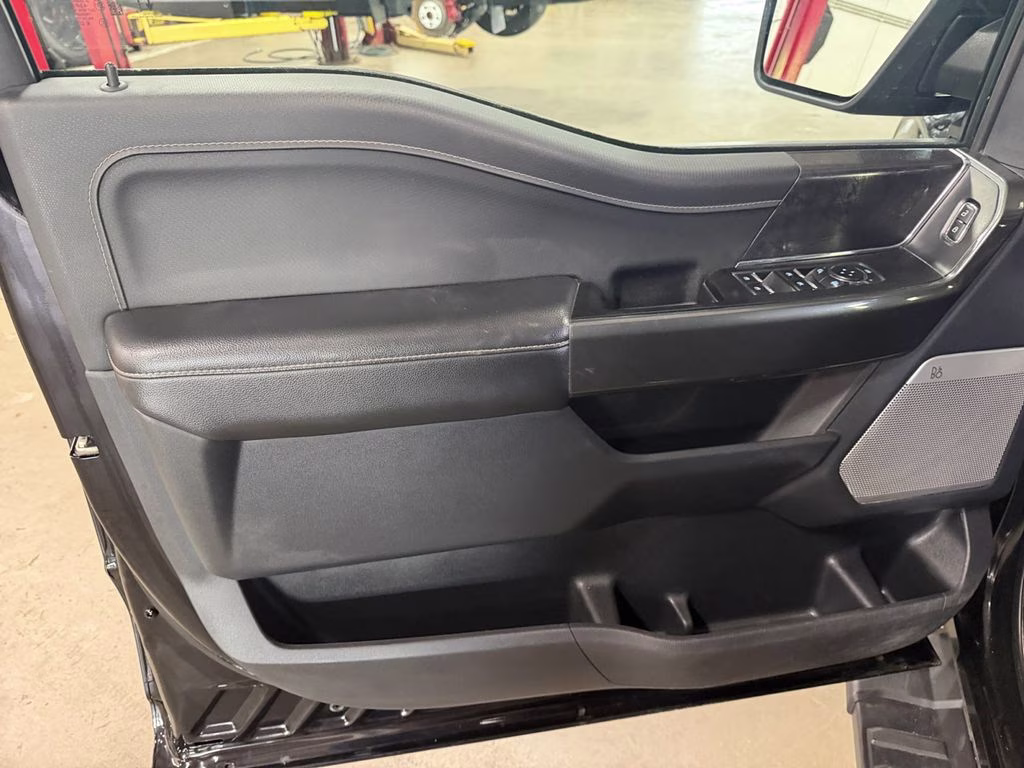 2023 Agate Black Metallic Ford F-150 XLT Sport w/Tow Pkg 4X4 Truck