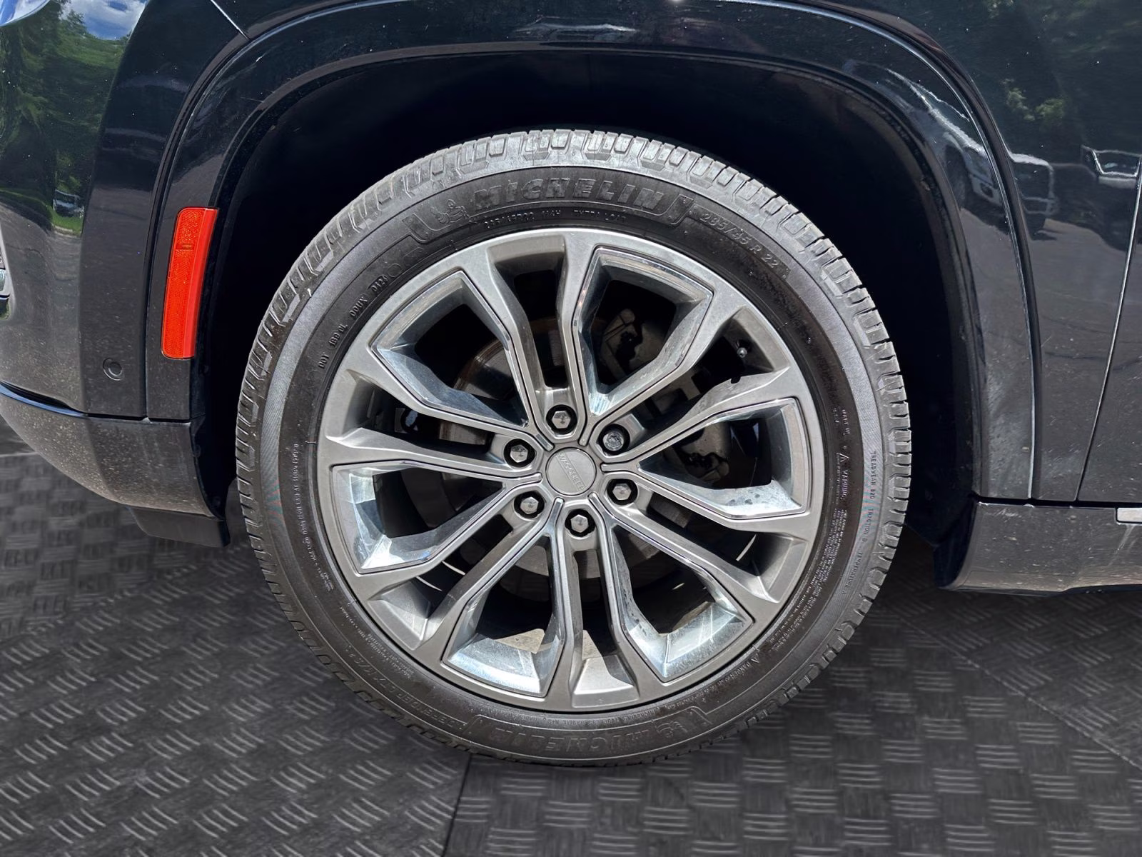 2022 Diamond Black Crystal Pearlcoat Jeep Grand Wagoneer Series II 4X4 SUV
