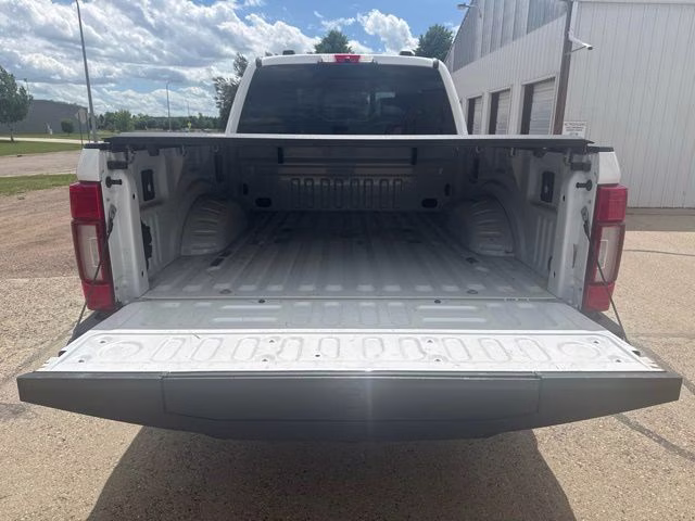 2022 White Metallic Ford Super Duty F-350 SRW Platinum 4X4 Truck