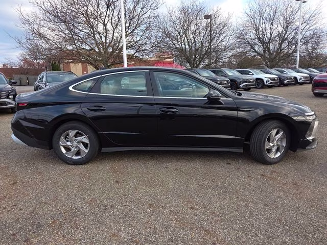 2026 Abyss Black Hyundai Sonata SE FWD Sedan