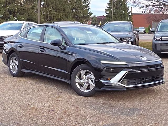 2026 Abyss Black Hyundai Sonata SE FWD Sedan