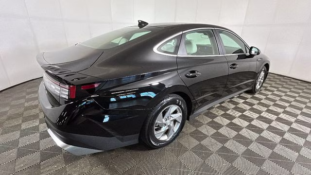 2026 Abyss Black Hyundai Sonata SE FWD Sedan