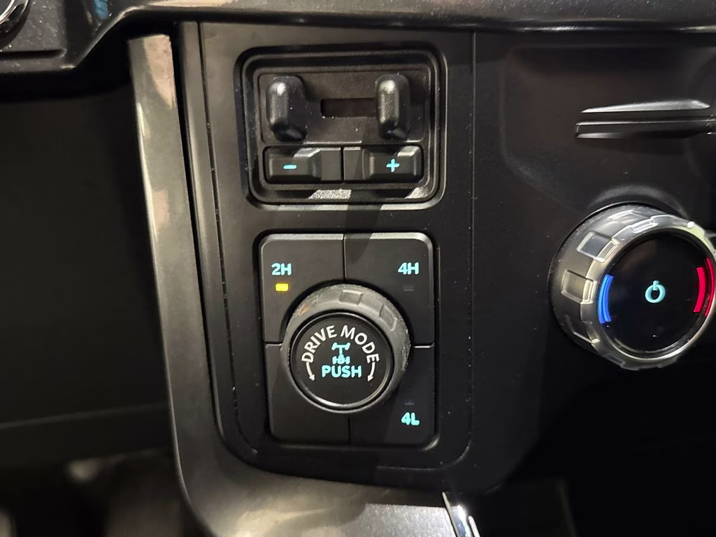 2023 Agate Black Metallic Ford F-150 XLT 4X4 Truck