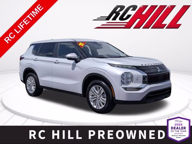 2022 White Diamond Mitsubishi Outlander ES 4X4 SUV