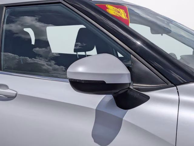 2022 White Diamond Mitsubishi Outlander ES 4X4 SUV