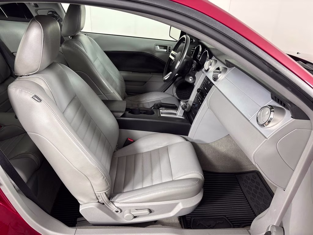 2006 Redfire Clearcoat Metallic Ford Mustang GT Premium RWD Coupe