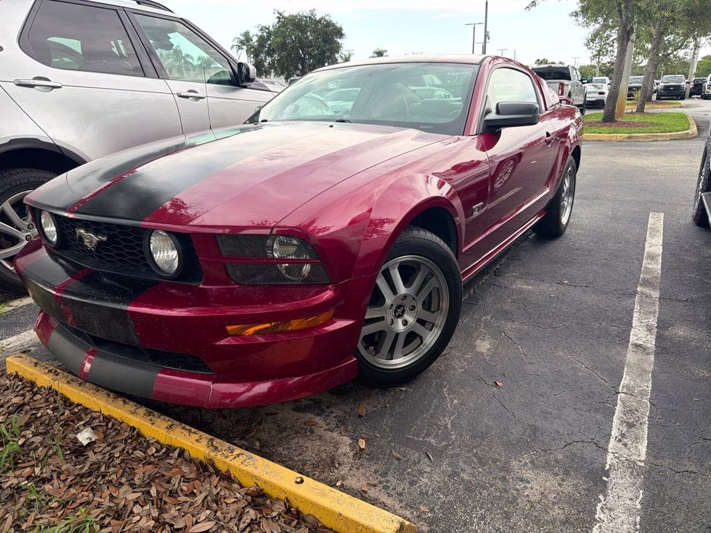 2006 Redfire Clearcoat Metallic Ford Mustang GT Premium RWD Coupe