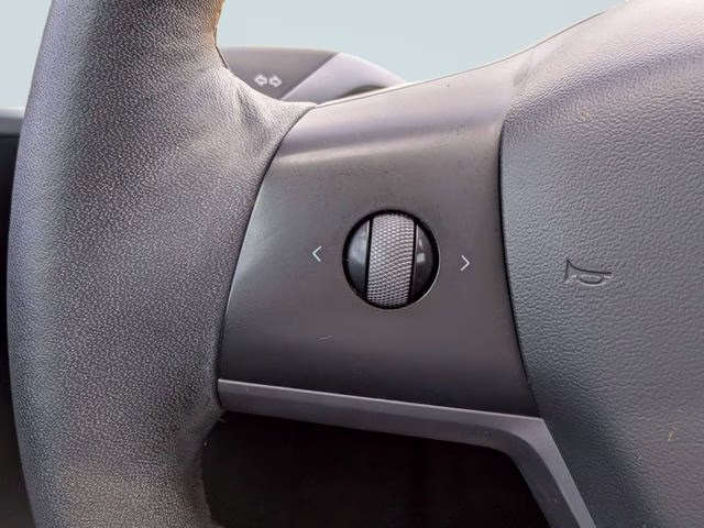2022 Deep Blue Metallic Tesla Model Y Long Range AWD SUV