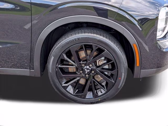 2022 Labrador Black Pearl Mitsubishi Outlander Black Edition FWD SUV