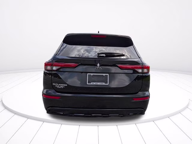 2022 Labrador Black Pearl Mitsubishi Outlander Black Edition FWD SUV