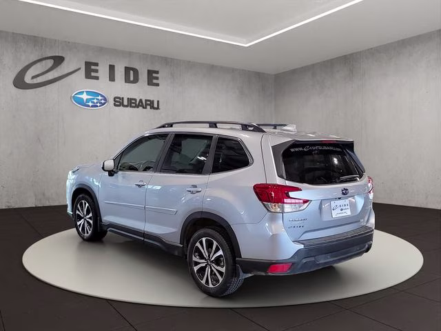 2022 Ice Silver Metallic Subaru Forester Limited AWD SUV