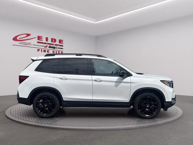 2024 Platinum White Pearl Honda Passport Black Edition AWD SUV