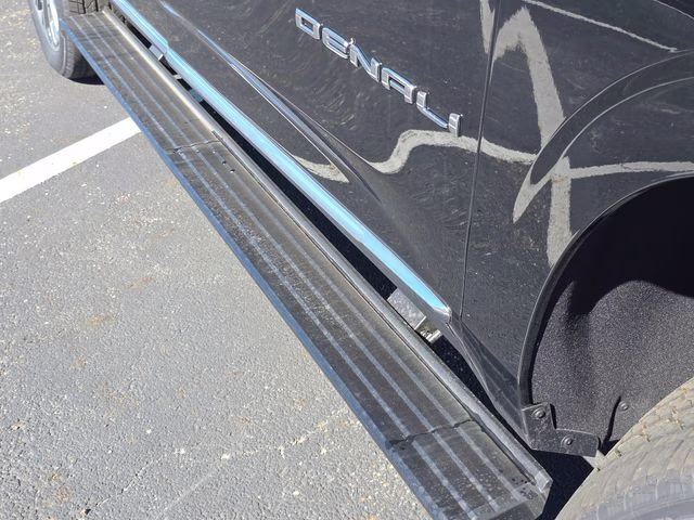 2026 Onyx Black GMC Yukon XL Denali 4X4 SUV
