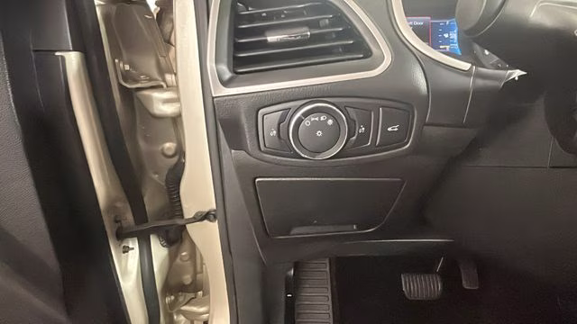 2018 White Gold Metallic Ford Edge SEL AWD SUV