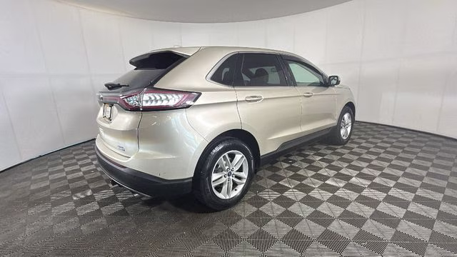 2018 White Gold Metallic Ford Edge SEL AWD SUV