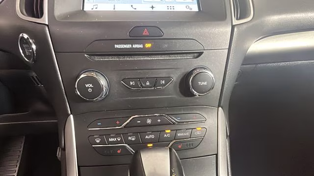 2018 White Gold Metallic Ford Edge SEL AWD SUV