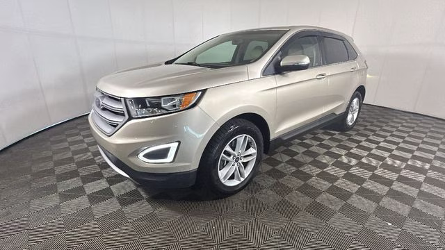 2018 White Gold Metallic Ford Edge SEL AWD SUV