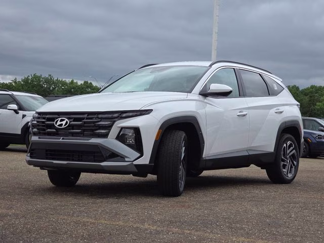 2026 White Pearl Hyundai Tucson SEL Plus AWD SUV