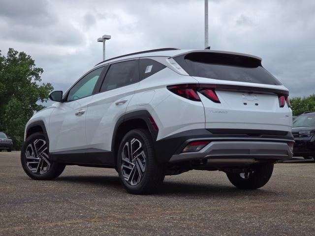2026 White Pearl Hyundai Tucson SEL Plus AWD SUV