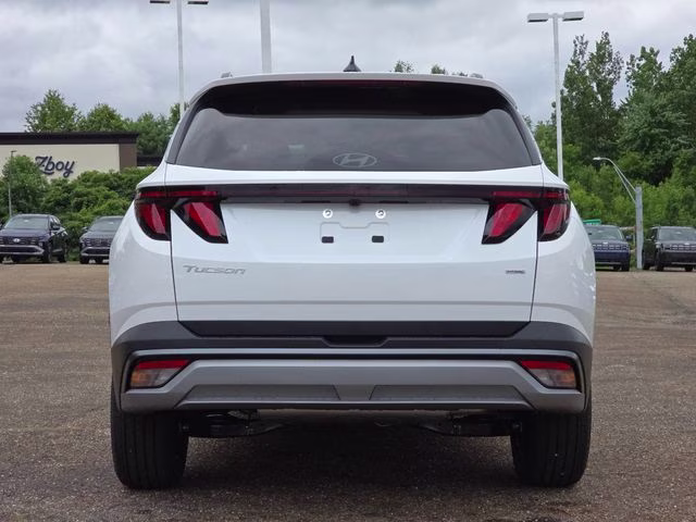 2026 White Pearl Hyundai Tucson SEL Plus AWD SUV