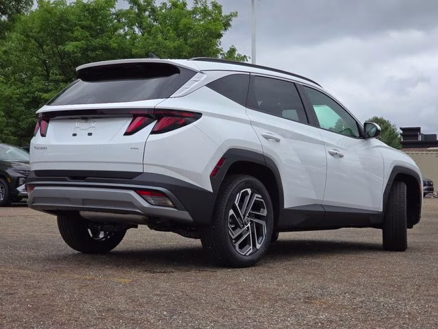 2026 White Pearl Hyundai Tucson SEL Plus AWD SUV