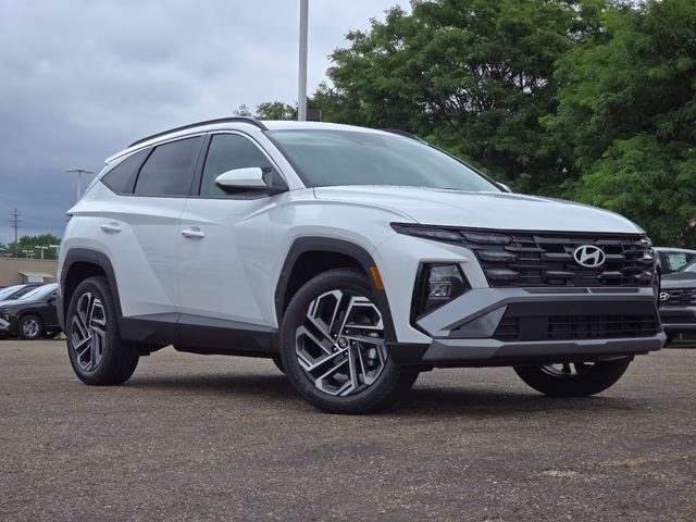 2026 White Pearl Hyundai Tucson SEL Plus AWD SUV