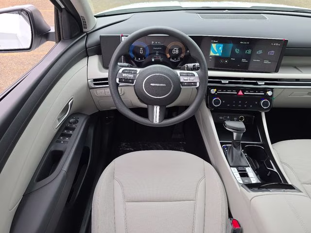 2026 White Pearl Hyundai Tucson SEL Plus AWD SUV