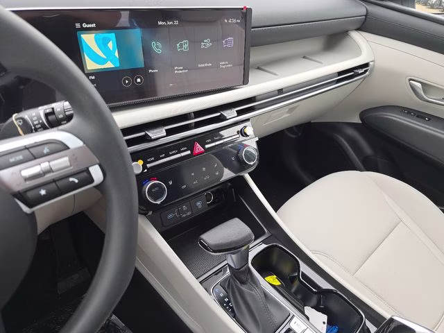 2026 White Pearl Hyundai Tucson SEL Plus AWD SUV