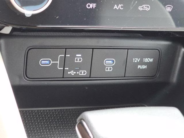 2026 White Pearl Hyundai Tucson SEL Plus AWD SUV